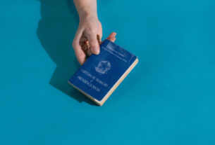 5,5 milhões de CLTs migram direto para regime de PJs - 31/10/2025 - Mercado