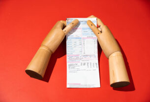 Aneel mantém bandeira vermelha patamar 1 em novembro - 31/10/2025 - Mercado