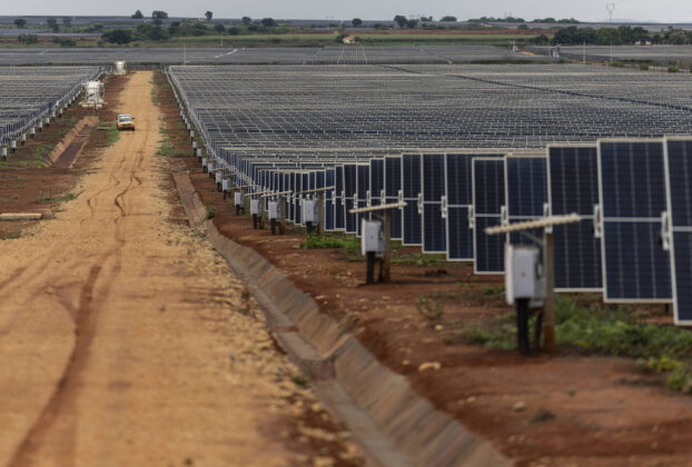 Aneel quer que preço da conta de luz varie conforme hora - 07/11/2025 - Mercado