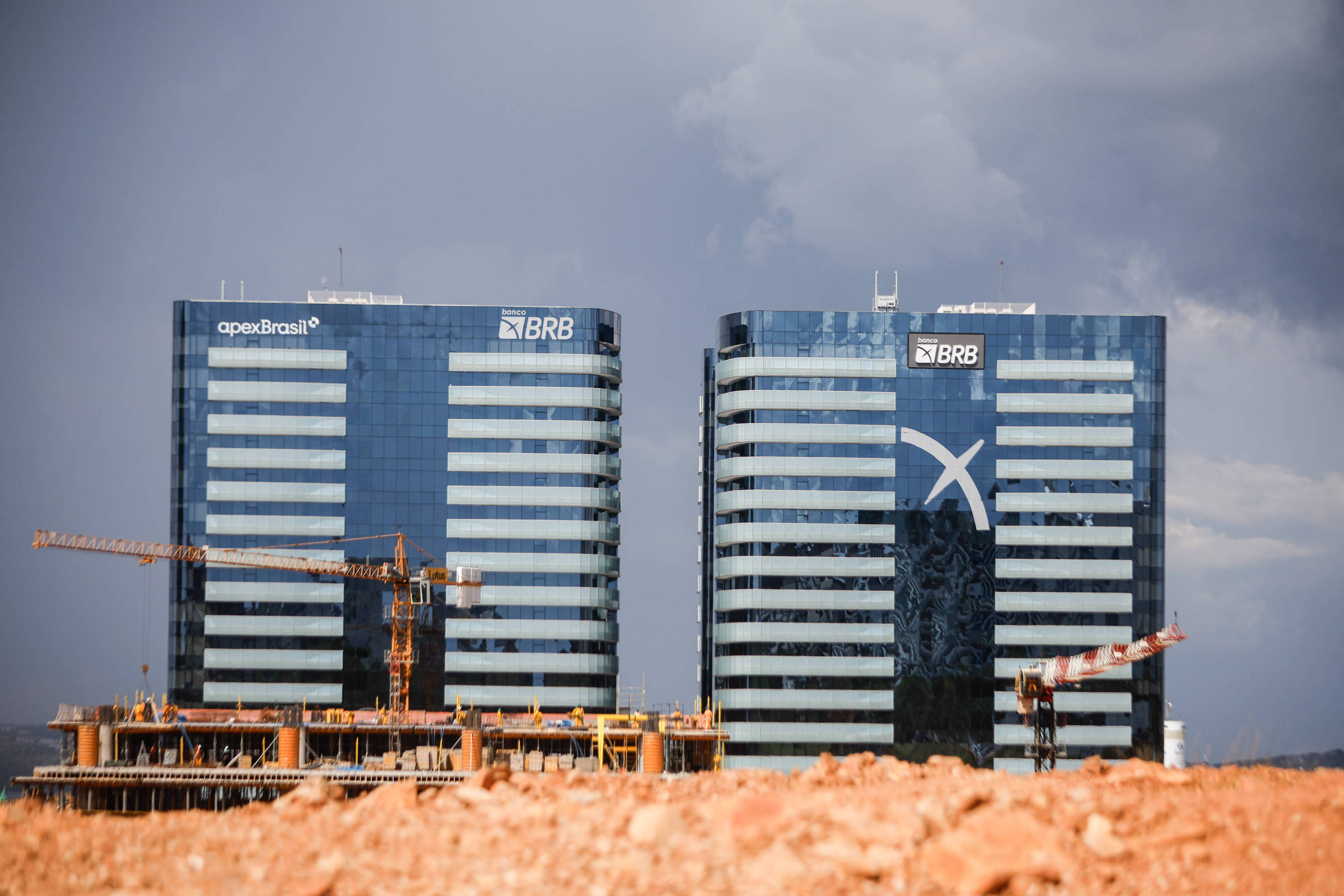 BRB tira contratos do ar após reportagem da Folha - 05/11/2025 - Mercado