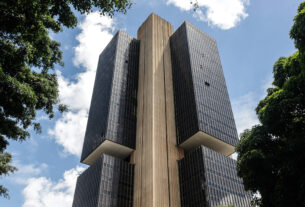 Boletim Focus: Economistas preveem Selic a 15% - 03/11/2025 - Mercado