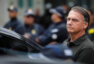 Bolsonaro oscila em soluços e humor - 06/11/2025 - Poder