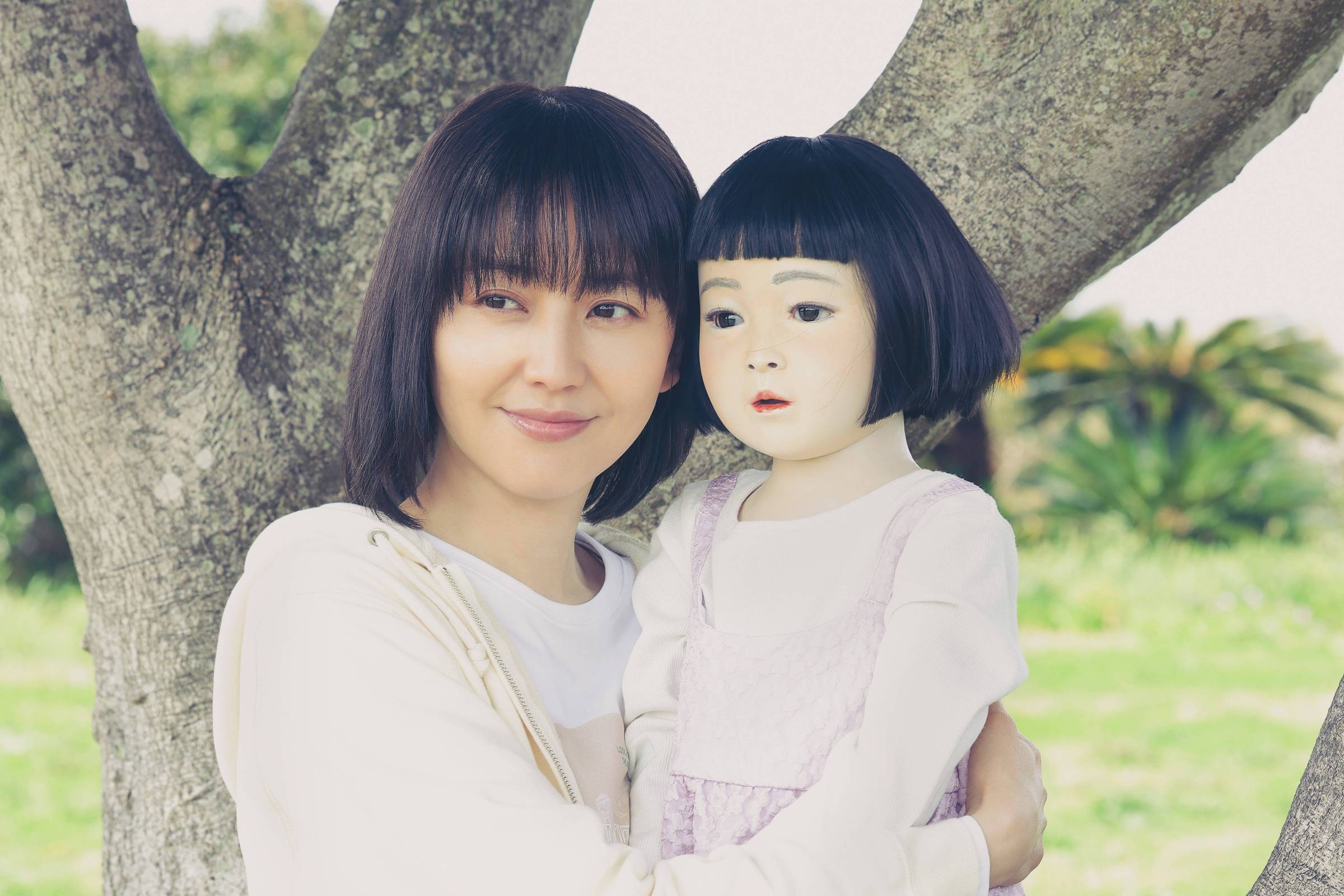 Boneca macabra expõe culpa materna no terror 'Dollhouse' - 05/11/2025 - Ilustrada