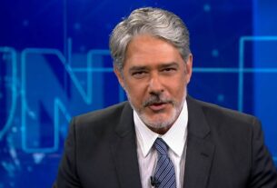 Bonner imita Cid Moreira ao se despedir do Jornal Nacional - 31/10/2025 - Ilustrada