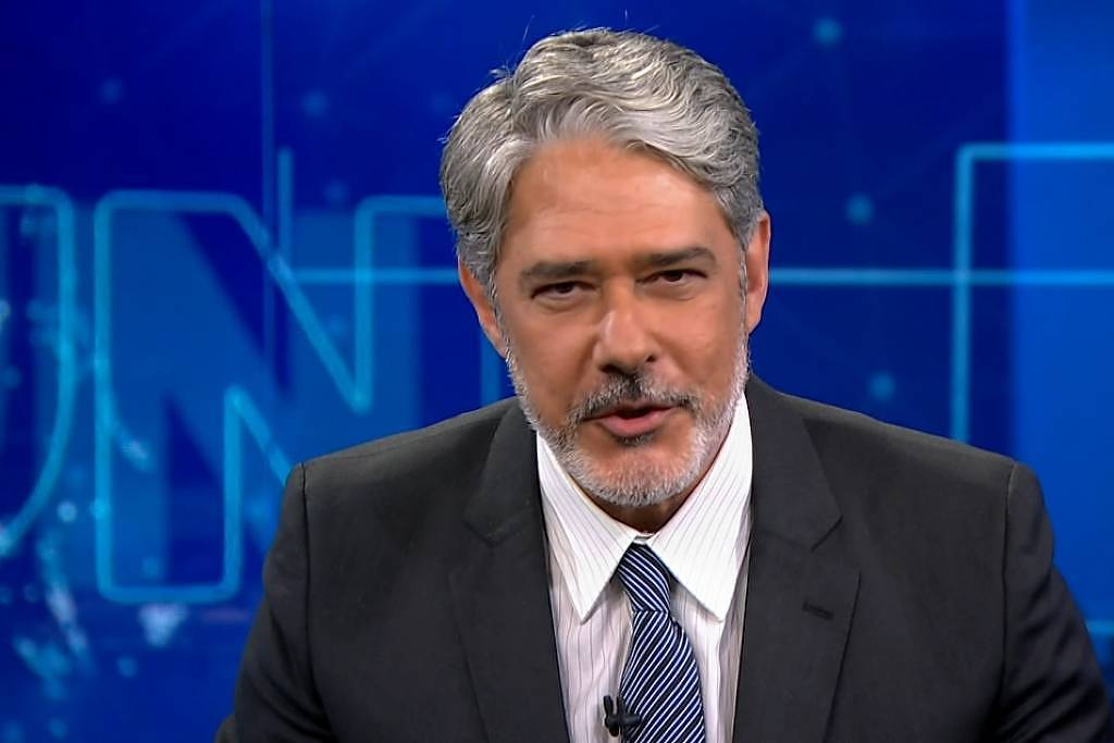 Bonner imita Cid Moreira ao se despedir do Jornal Nacional - 31/10/2025 - Ilustrada