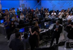 Bonner teve despedida 22 vezes maior que Cid Moreira - 31/10/2025 - Ilustrada