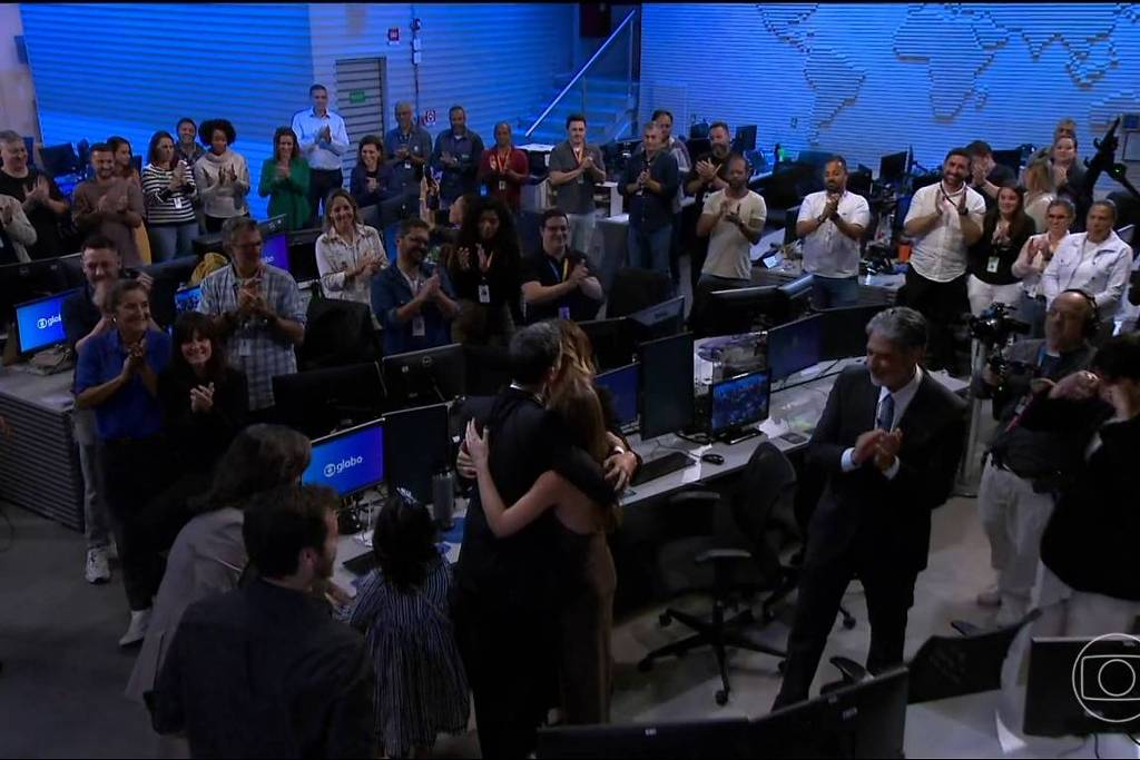 Bonner teve despedida 22 vezes maior que Cid Moreira - 31/10/2025 - Ilustrada