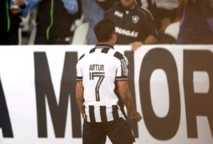 Botafogo terá apenas um desfalque em duelo contra o Vitória no Barradão