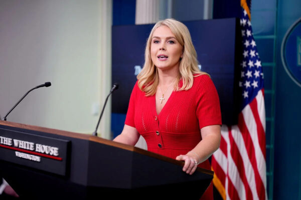 Brasileira e ex-cunhada da porta-voz de Trump é presa pela imigração