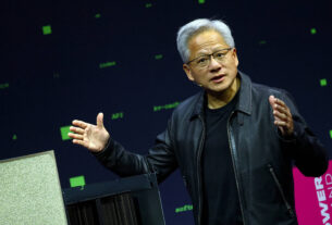 CEO da Nvidia diz que China vai vencer corrida da IA - 05/11/2025 - Mercado