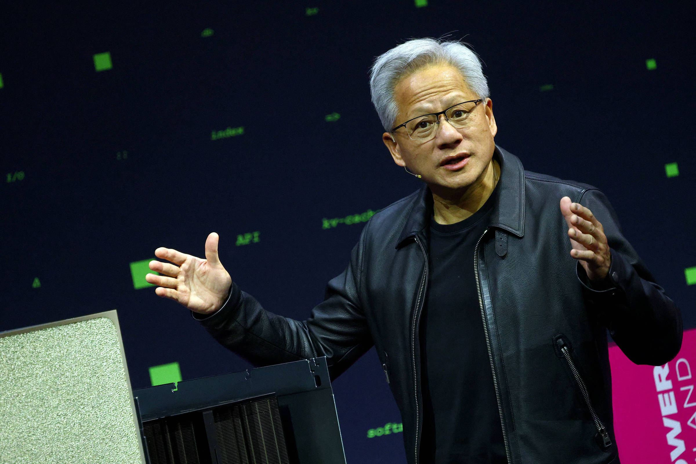 CEO da Nvidia diz que China vai vencer corrida da IA - 05/11/2025 - Mercado