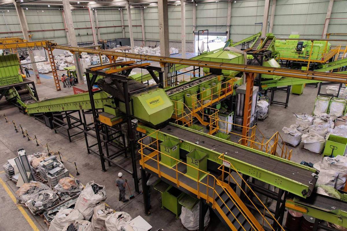 CVM questiona sigilo na recuperação judicial da Ambipar - 07/11/2025 - Mercado