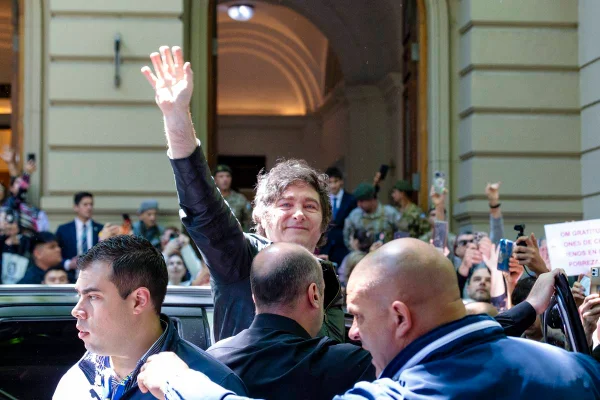 Chefe de Gabinete e ministro do Interior deixam governo de Milei