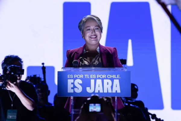 Chile vai às urnas dividido entre comunista e “Bolsonaro chileno”