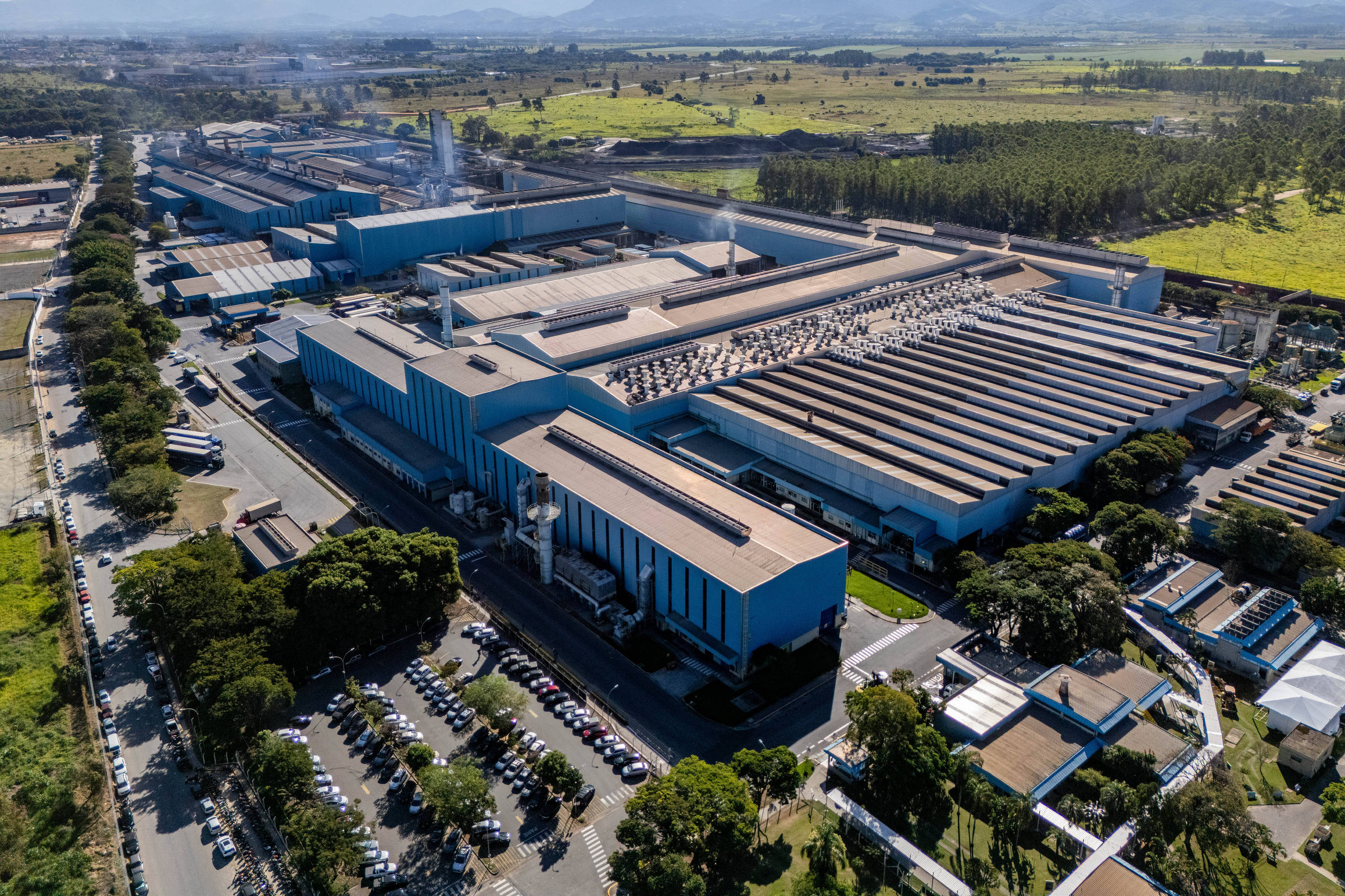 Corrida à sucata de alumínio 'aperta' meta da Novelis - 06/11/2025 - Mercado