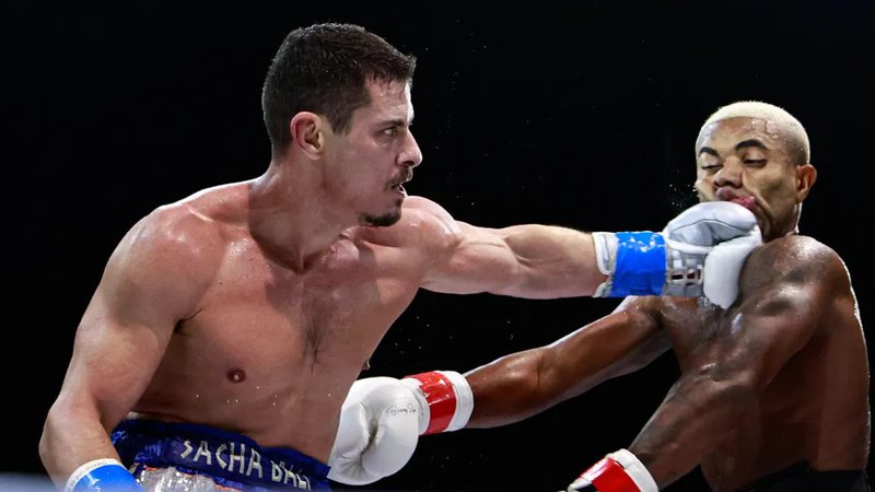 Davi Brito perde no ringue e é ‘finalizado’ pelos internautas: “Não pode ver uma vergonha que quer passar”