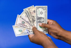 Dólar e Bolsa hoje (3); acompanhe as cotações - 03/11/2025 - Mercado