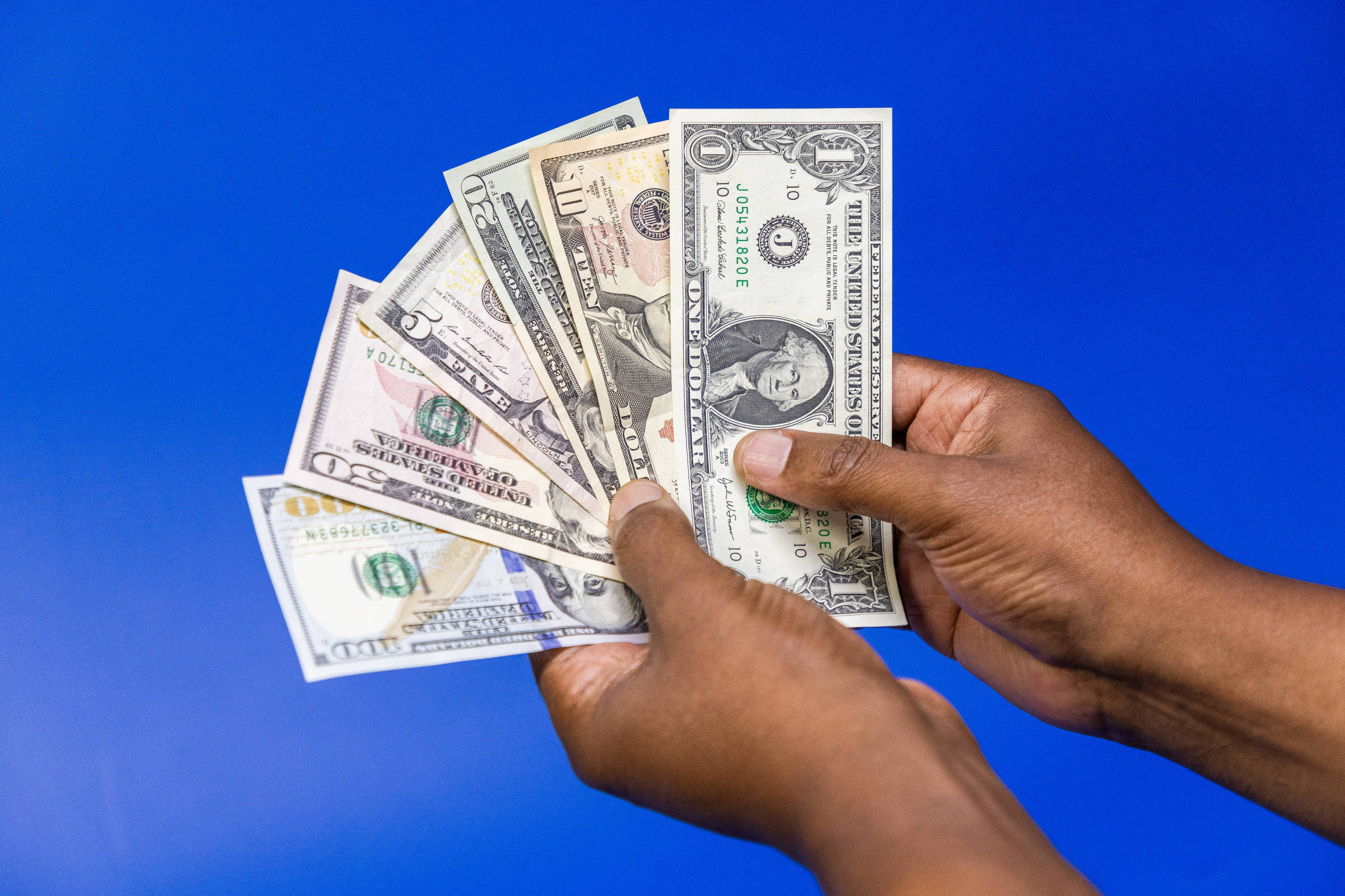 Dólar e Bolsa hoje (3); acompanhe as cotações - 03/11/2025 - Mercado