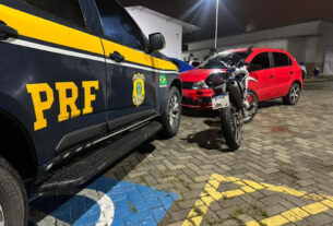 Durante fiscalizações na BR-407, PRF apreende um carro em Ponto Novo e uma moto em Bonfim com sinais de adulterações