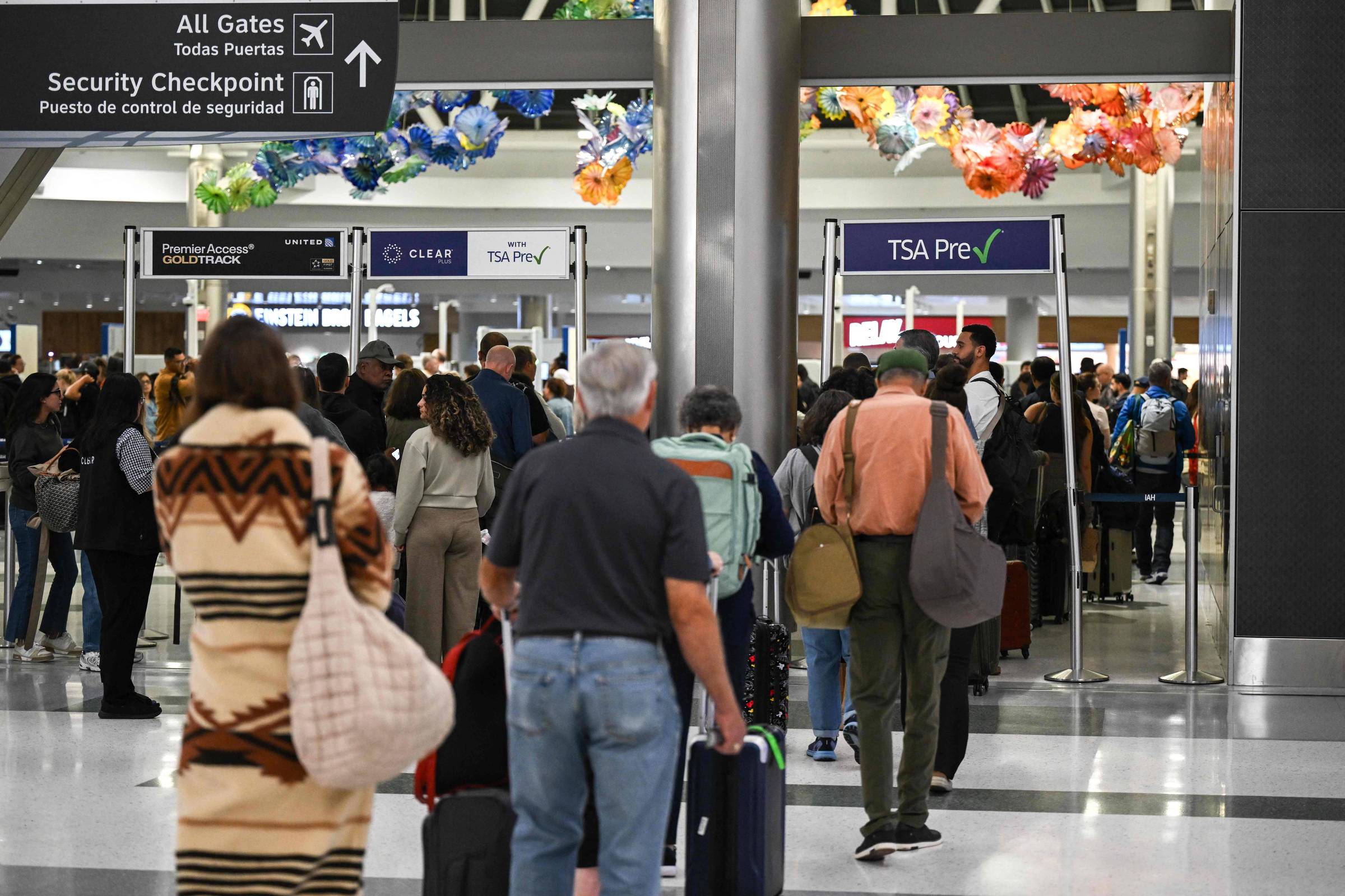 EUA têm mais de 800 voos cancelados - 07/11/2025 - Mercado