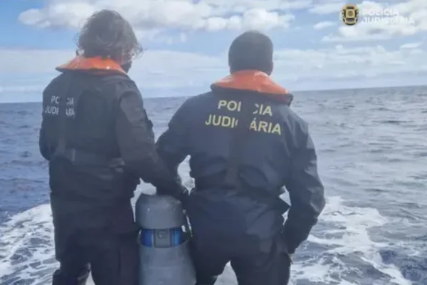 Entenda como narcosubmarino foi interceptado com 1,7 tonelada de droga