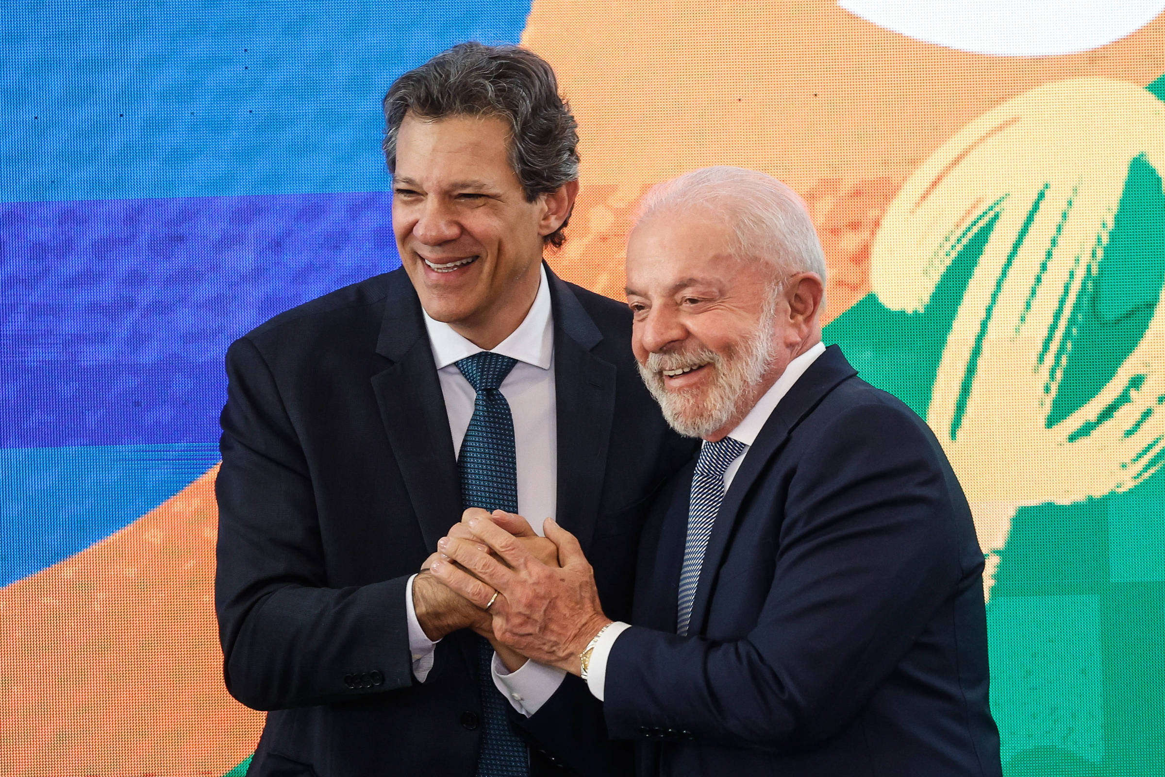 Fazenda quer R$ 120 milhões para turbinar comunicação - 07/11/2025 - Mercado