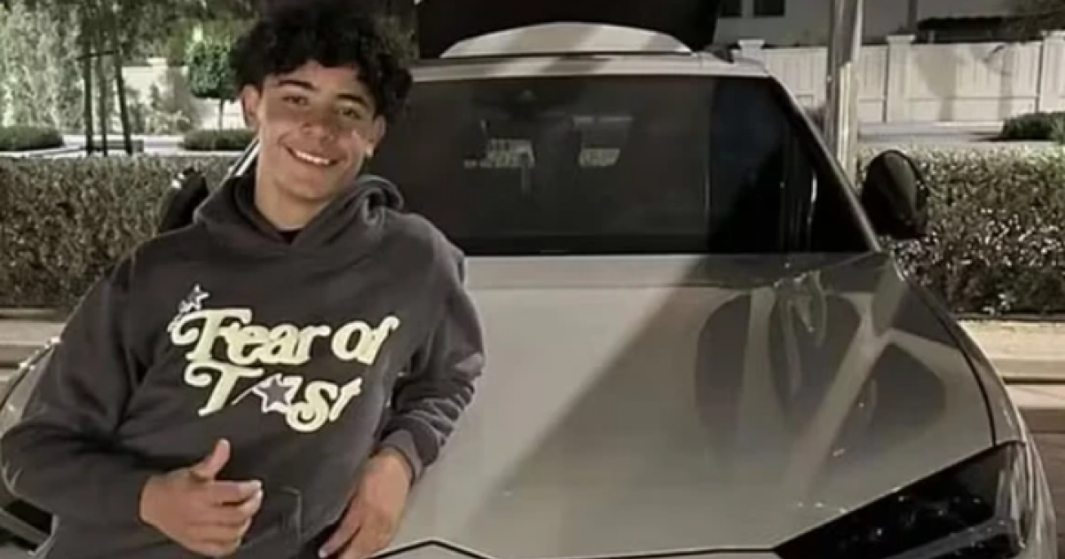 Filho de 15 anos de Cristiano Ronaldo ganha Lamborghini de R$ 1,65 milhão