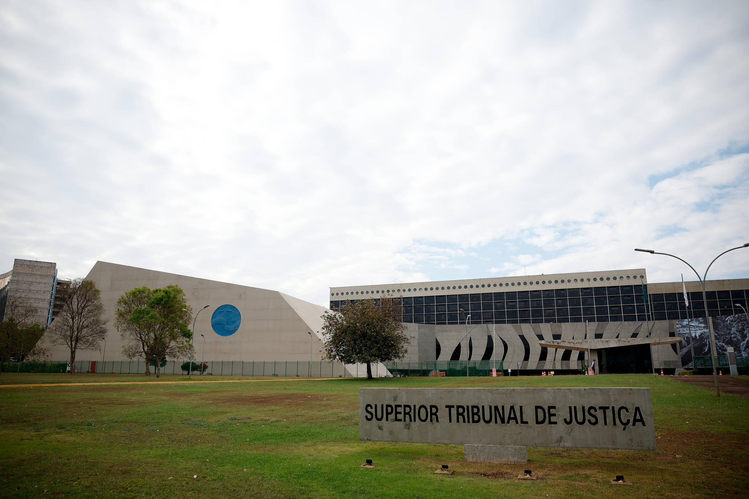 Gonet pede prorrogação de inquérito sobre gabinetes do STJ e levanta dúvidas sobre relatório da PF - 05/11/2025 - Poder