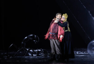 'Macbeth': música excelente contrasta com direção cênica - 02/11/2025 - Ilustrada