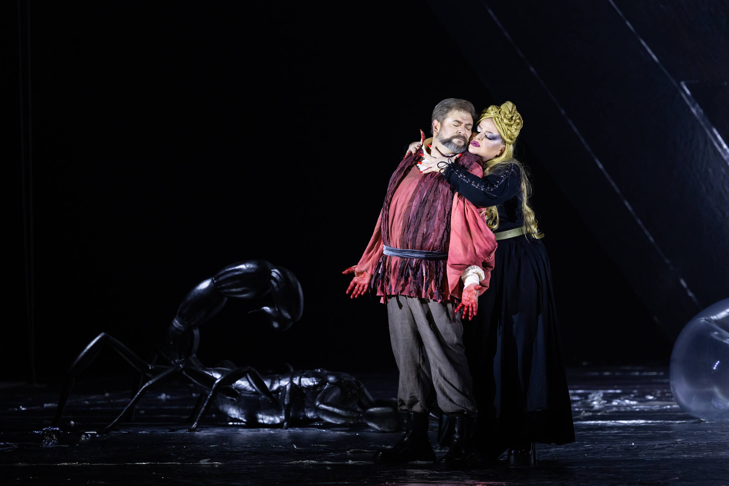 'Macbeth': música excelente contrasta com direção cênica - 02/11/2025 - Ilustrada