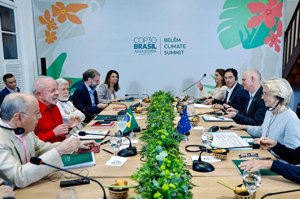 Mauro Vieira: Acordo com Mercosul-UE sai em dezembro - 05/11/2025 - Mercado