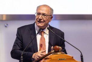 Montadoras terão autorização especial da China para chips - 01/11/2025 - Mercado