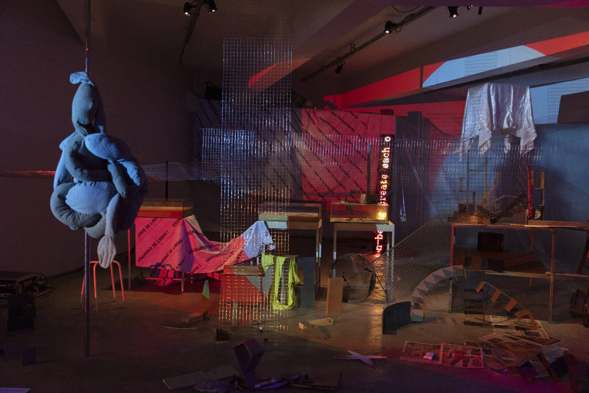 Mostra de Adriano Costa marca seus 20 anos de carreira - 06/11/2025 - Ilustrada