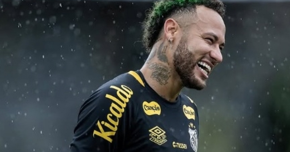 Neymar antecipa retorno e é relacionado pelo Santos para enfrentar Fortaleza