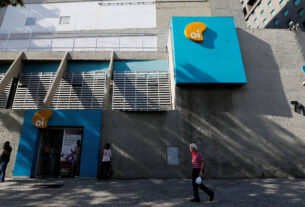 Oi pede à Justiça reconhecimento de insolvência - 07/11/2025 - Mercado