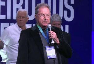 Oswaldo de Oliveira se pronuncia sobre polêmica com Ancelotti: "Não vou pedir desculpa"