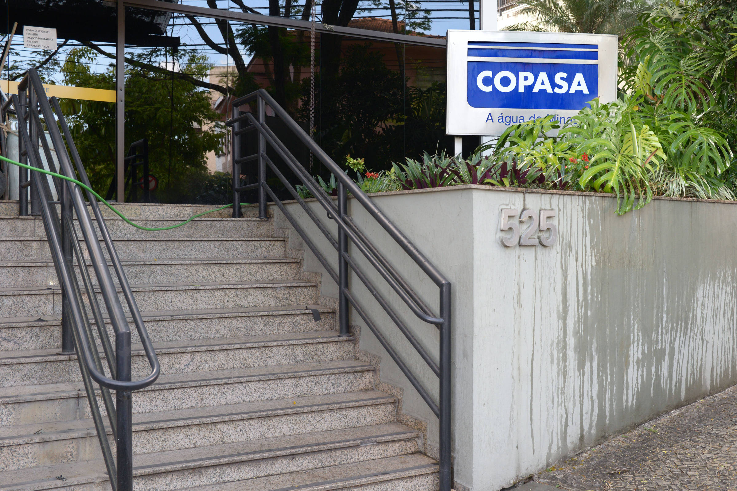 PEC que facilita privatização da Copasa é aprovada em MG - 05/11/2025 - Mercado