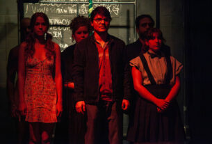 Peça revê justiça poética de Nelson Rodrigues no século 21 - 31/10/2025 - Ilustrada