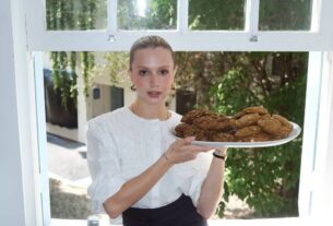 Restaurantes sofrem para achar auxiliar como Isa Scherer - 06/11/2025 - Mercado