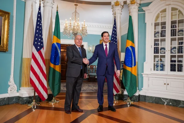 Rubio posta foto com Mauro Vieira após reunião e cita “reciprocidade”