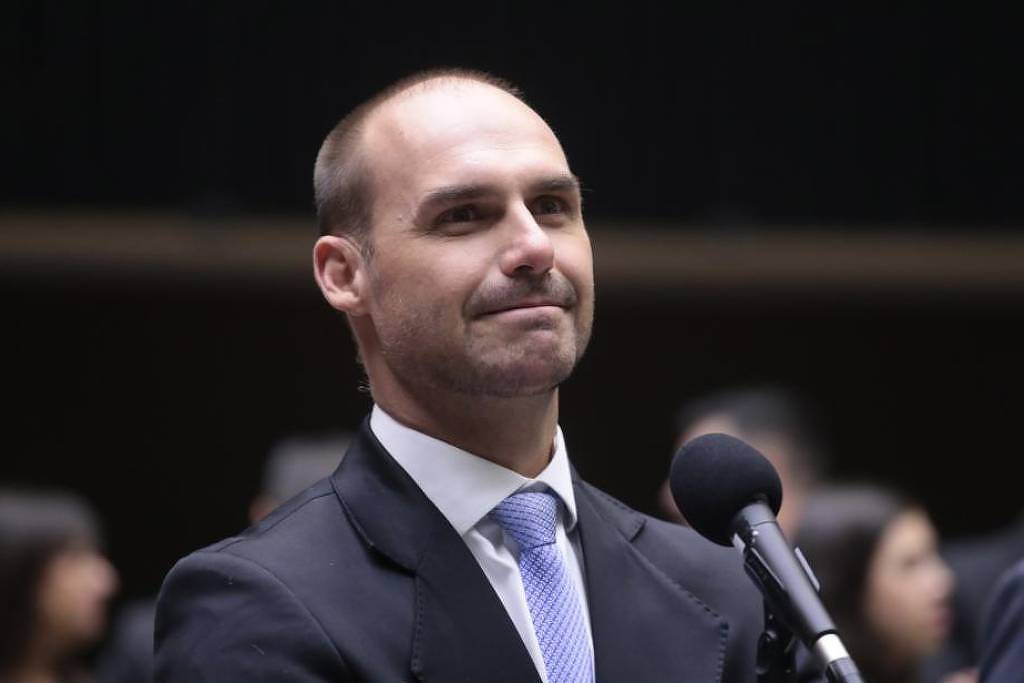 STF marca julgamento de denúncia contra Eduardo Bolsonaro - 03/11/2025 - Poder