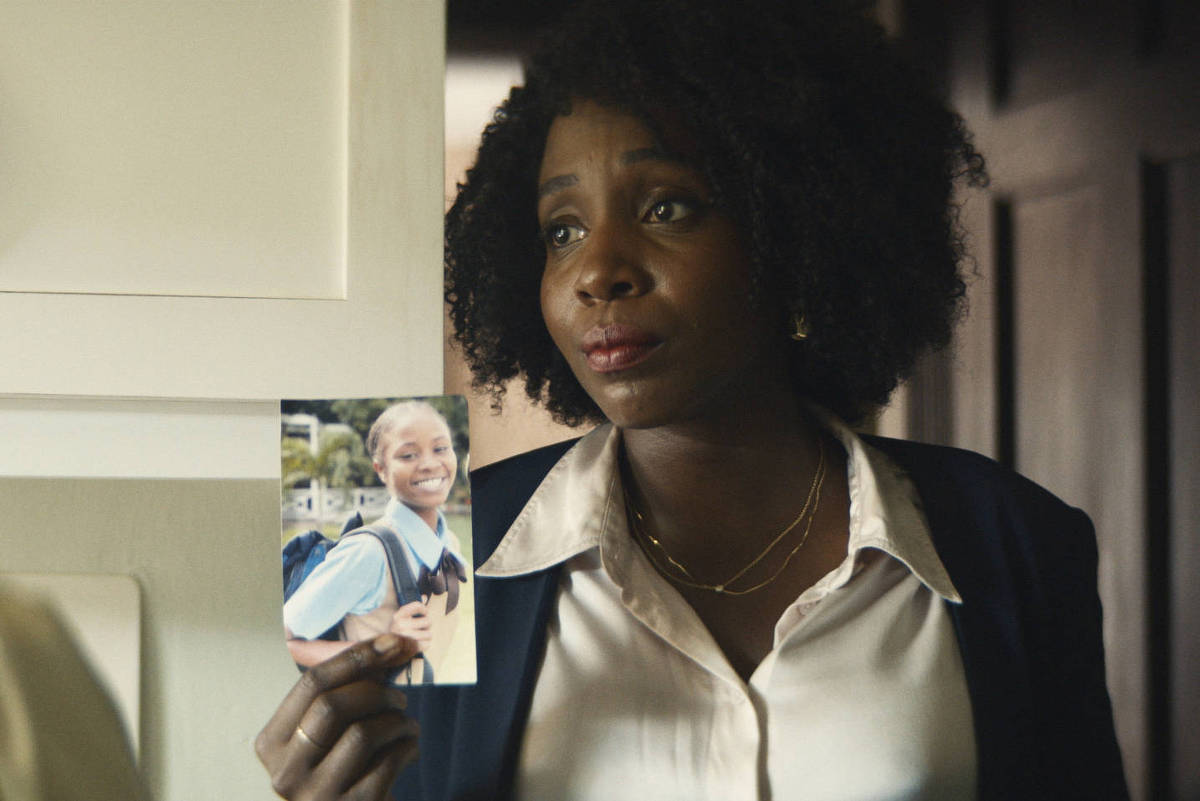 Séries: 3 mistérios ensolarados para assistir no streaming - 06/11/2025 - Ilustrada