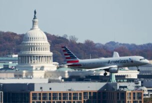 Shutdown: governo dos EUA nega motivação política em cortes de voos