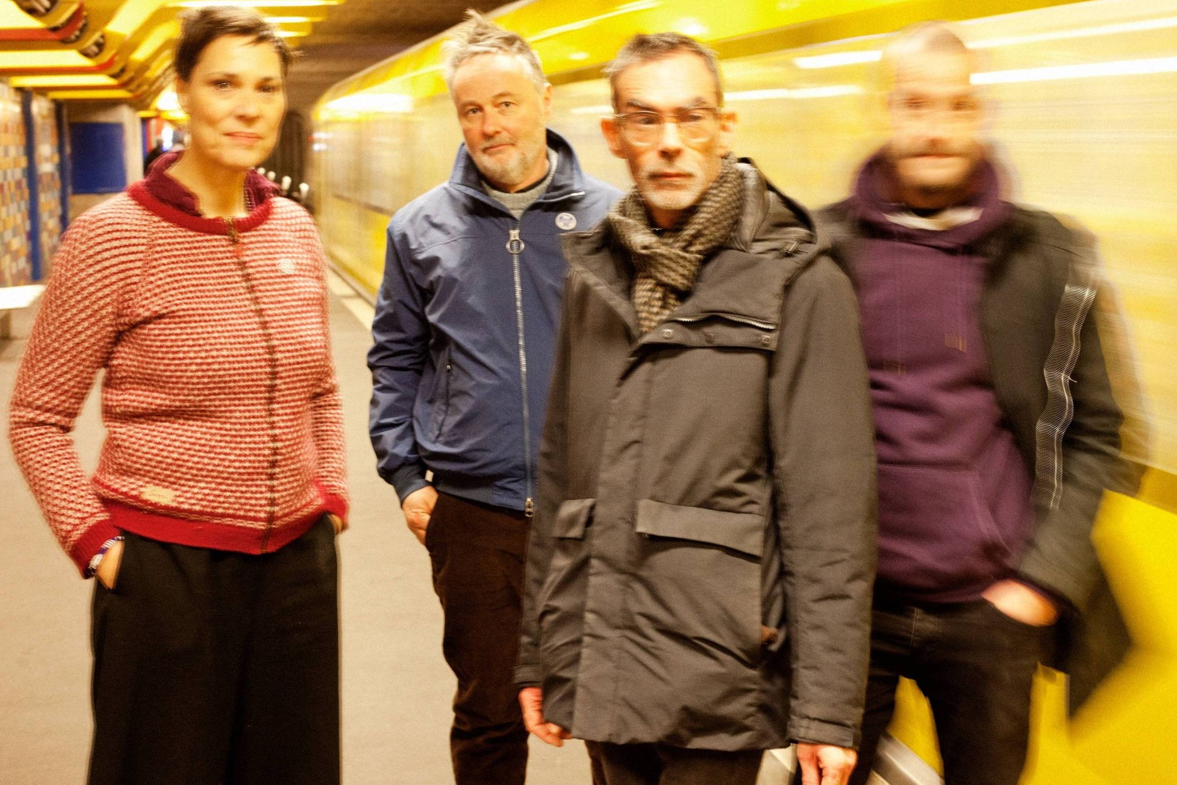 Stereolab sustenta o seu impacto sonoro em novo disco - 07/11/2025 - Ilustrada