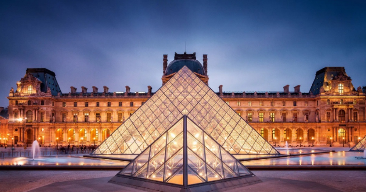 Suspeitos do roubo de €88 milhões no Louvre são presos antes de jogo do Paris FC