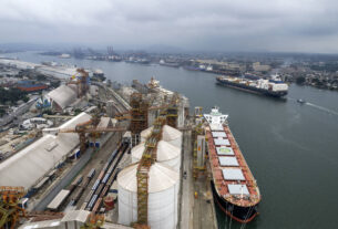 Tarifas: exportações aos EUA caem 37,9% em outubro - 06/11/2025 - Mercado