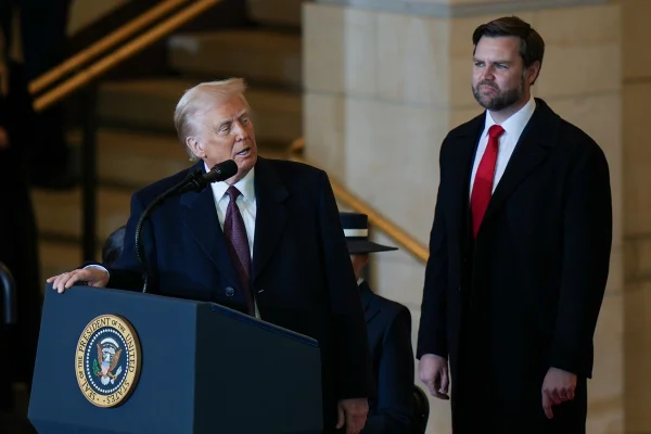 Vance diz que testar arsenal nuclear é vital para segurança dos EUA