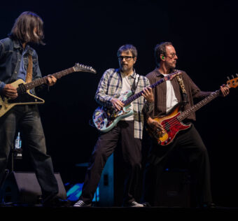 Weezer fecha festival Índigo com repertório matador - 02/11/2025 - Ilustrada