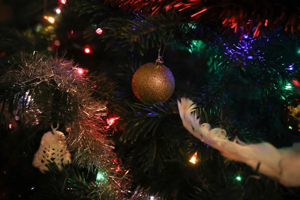 Bolas de Natal: saiba a história por trás da decoração em árvores - destaque galeria