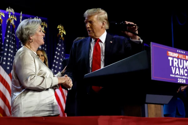 Chefe de gabinete diz que Trump tem “personalidade de alcoólatra” - destaque galeria